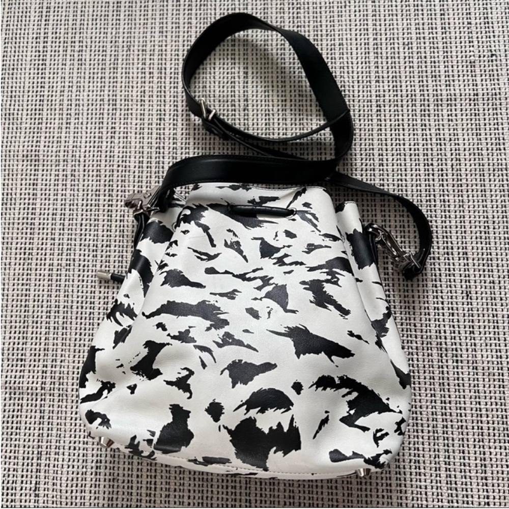 PROENZA SCHOULER Feather Print Leather Bucket Bag Black White - Picture 7 of 11